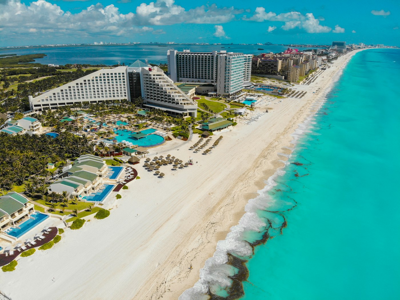 Turquoise water and white sand in Cancun, Mexico
